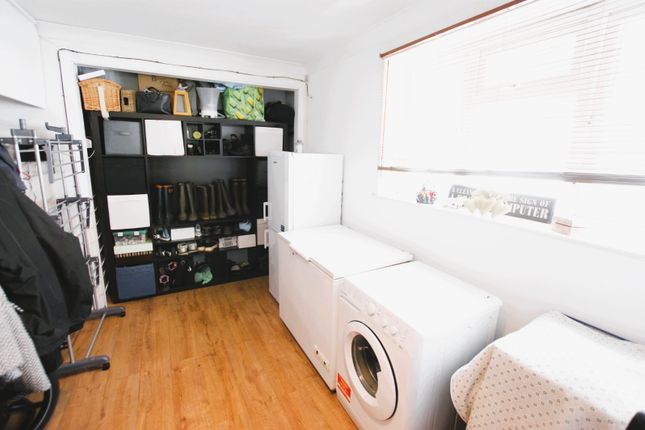 10, Blythe Road, Wimborne photo 3