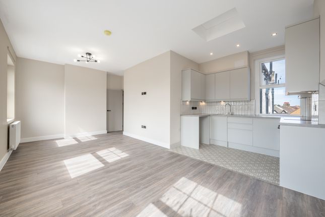 Flat 3 Marlborough Mansions, Hanworth Road, Hounslow photo 4