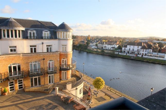 Flat for sale in Thames Edge Court, Staines-Upon-Thames