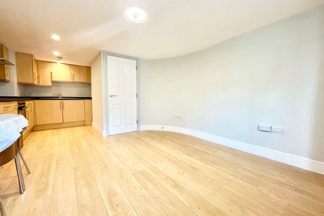 Flat D, 38, Milman Road, Reading photo 5