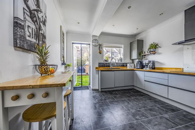 194 Newcome Road, Fratton-Porticomarketing-Soldby-