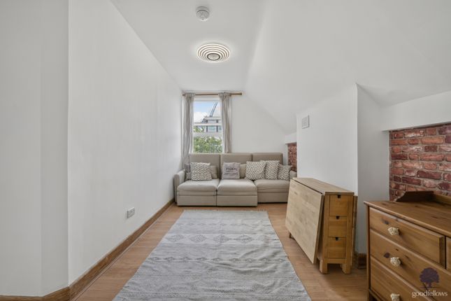 Flat 2, 245, London Road, Mitcham photo 4