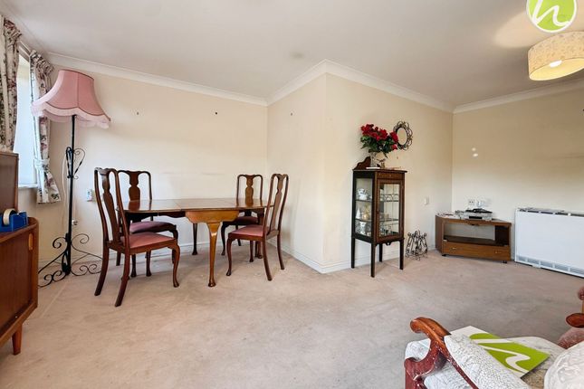 Flat 27, Collier Court Crammavill Street, Grays photo 3