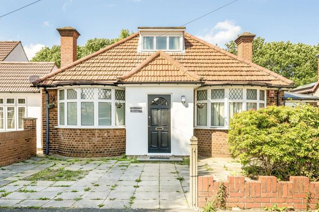 Bungalow to rent in The Vale, Heston, Hounslow
