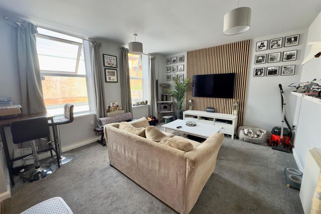 6 Brook House, Upper Street, Fleet photo 4