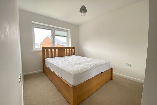 90 Castleridge Drive, Greenhithe photo 5