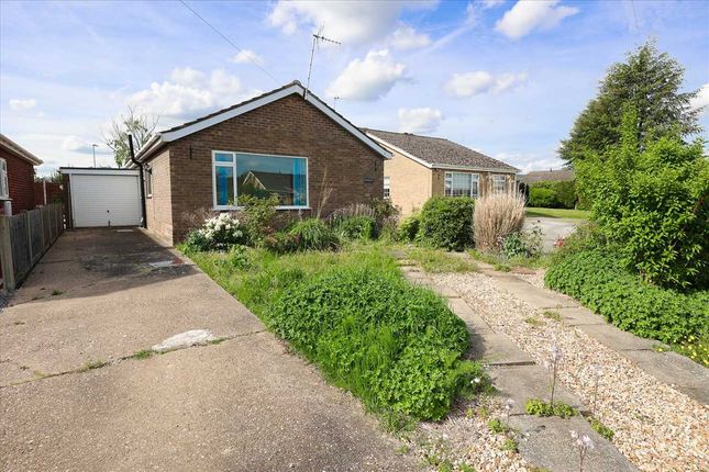 Thumbnail Bungalow for sale in Goldfinch Close, Skellingthorpe, Lincoln