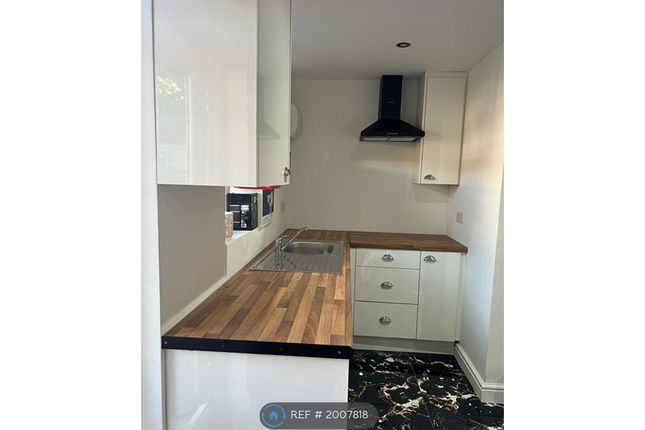 Room to rent in Cumberland Avenue, Slough