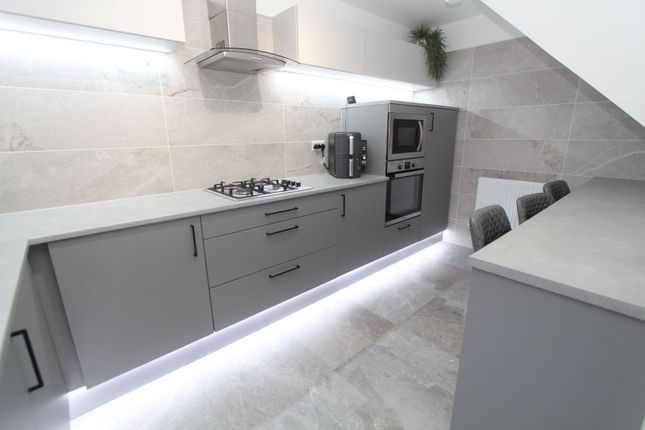 1, Morris Court, Brierley Hill photo 3