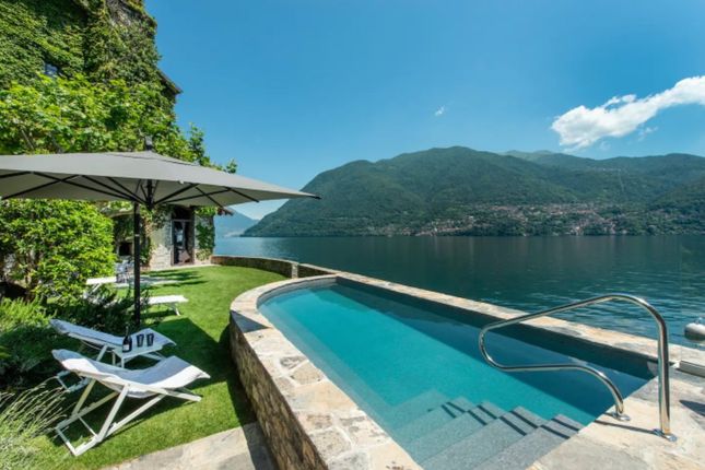 Villa for sale in Via Regina, 40, 22010 Carate Urio Co, Italy
