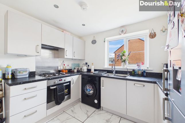 34 Martin Drive, Stafford photo 3