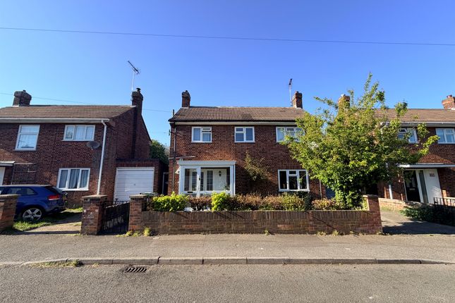 8, Gildenburgh Avenue, PETERBOROUGH photo 2