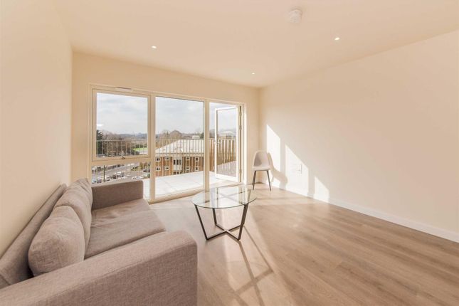 Flat to rent in Bittacy Hill, London