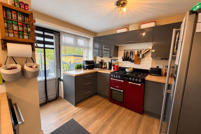 Parkdale Drive, Sowerby Bridge photo 5