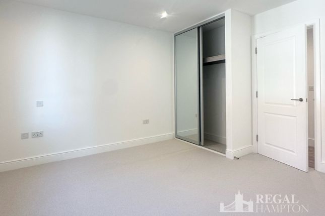 11,  Mill House, 36 Rose Square, London photo 3