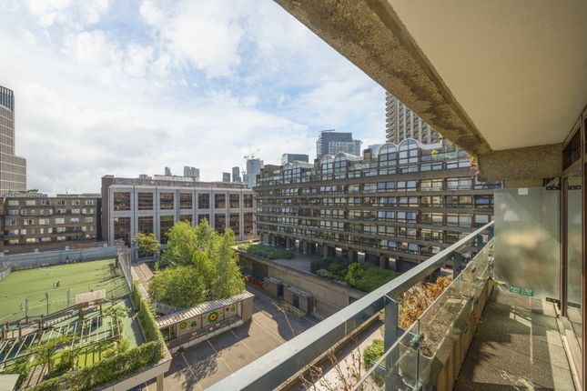 Flat 97, Breton House, Barbican, London photo 4