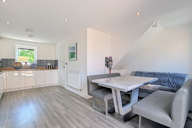 19 Brosse Crescent, Milton Keynes photo 4
