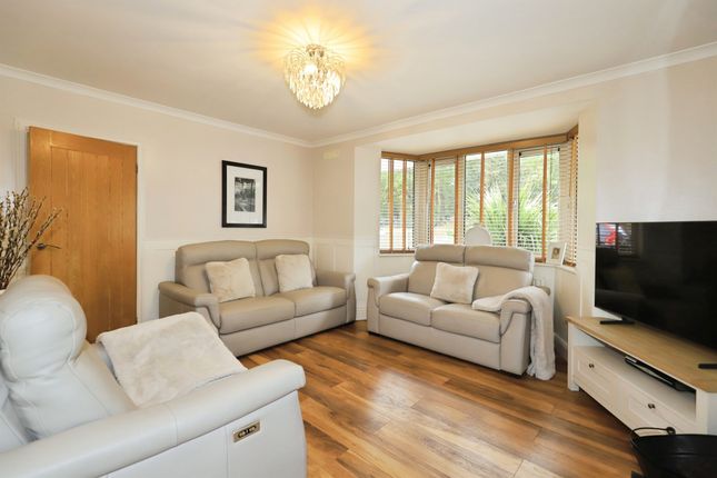19, Parklands Road, Wolverhampton photo 3