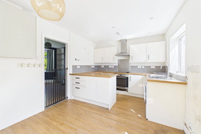 28, Eros Close, Gloucestershire photo 3