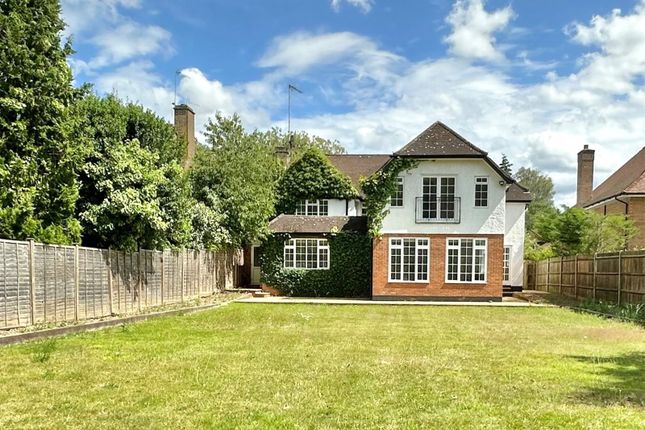 60, Aldenham Avenue, Hertfordshire photo 2