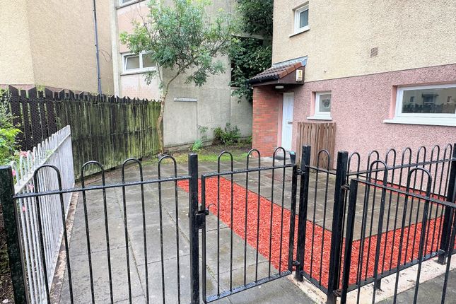 6, Chalk Hill Court, Dundee photo 2