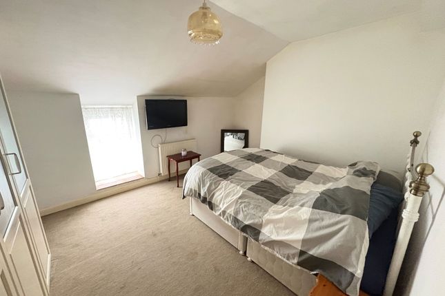 22, Park Street, Ammanford photo 4