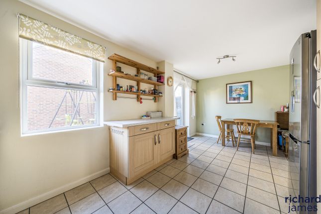 25, Leaze Street, Swindon photo 2
