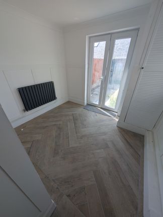 31, Glamorgan Street, Barry photo 5