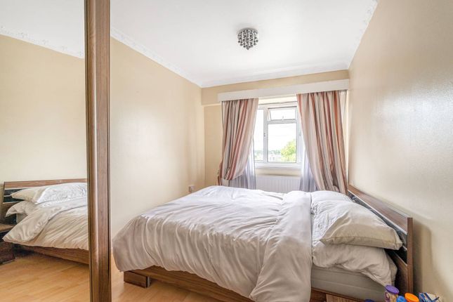 Flat for sale in Campden House, Swiss Cottage, London