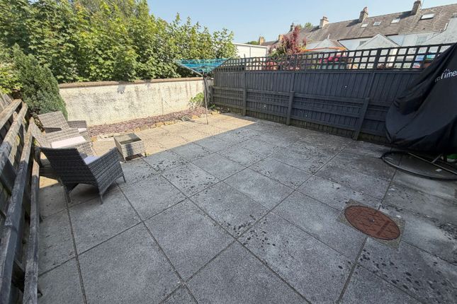 2, Cwrt Dulas, Lampeter photo 2