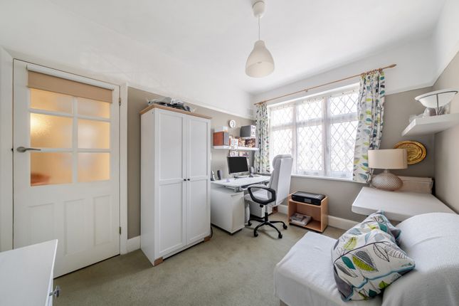 19, Francis Road, Pinner photo 4