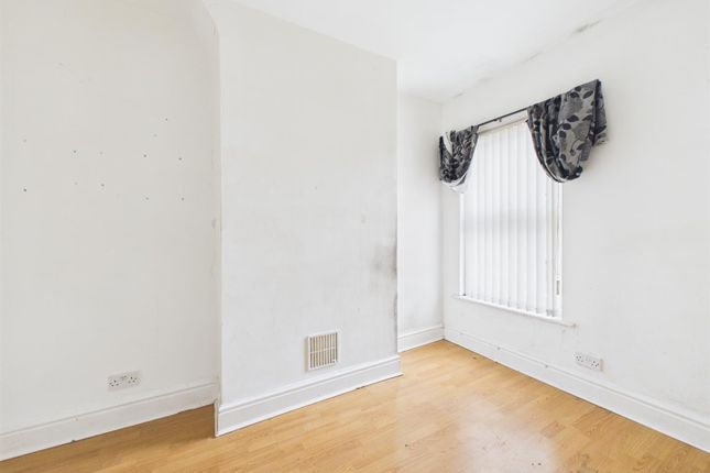 31, Hallville Road, Wirral photo 3