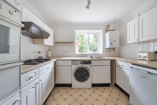 Flat 5, Beech Court, Grayswood Road, Haslemere photo 3