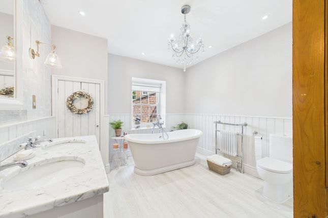 5 Gorsey Bank, Matlock photo 4