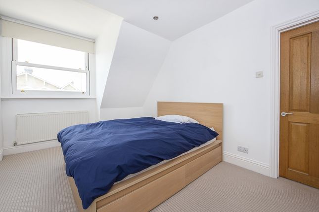 Flat to rent in Montague Road, Richmond
