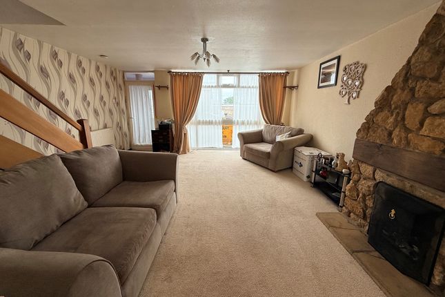 11 Yew Tree Close, Yeovil photo 3