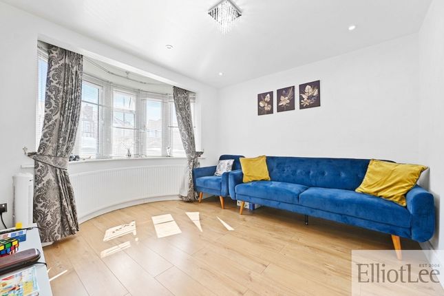 90 Warden Avenue, Harrow photo 3