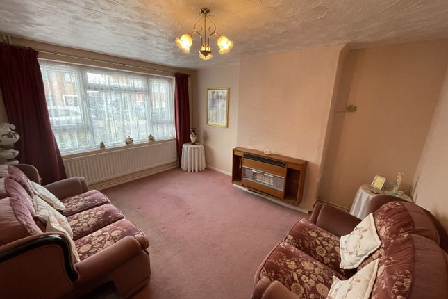 67, Highfield Road, Leighton Buzzard photo 2