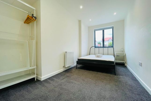 Flat to rent in Arendale Court, Hendon Way, London