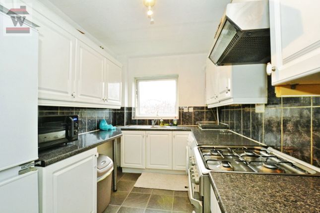 56, Aplin Way, Isleworth photo 3