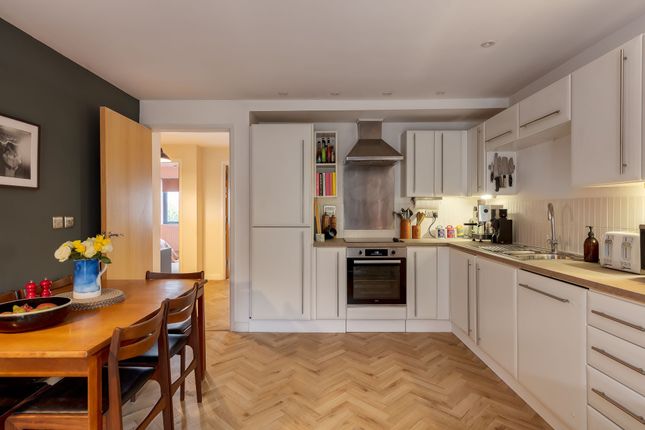 Flat 12, 105 Crown Dale, London photo 2