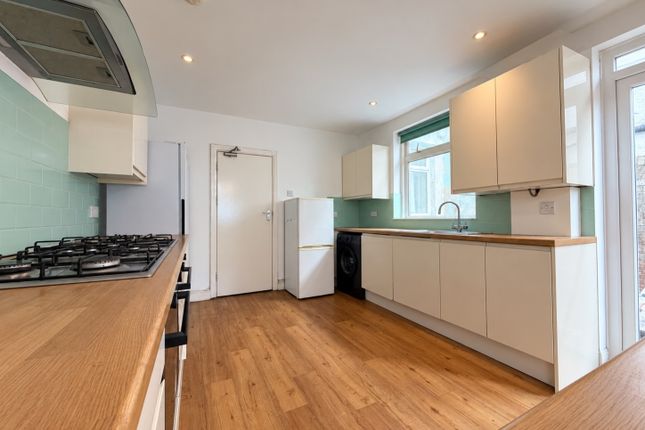 21, Llanbleddian Gardens, Cardiff photo 2