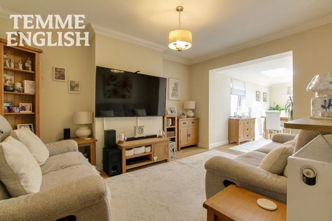 3 Kingley Drive, Wickford photo 2