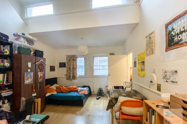 Studio flat on Studio 48, 284, Holloway Road, Holloway, £210,000