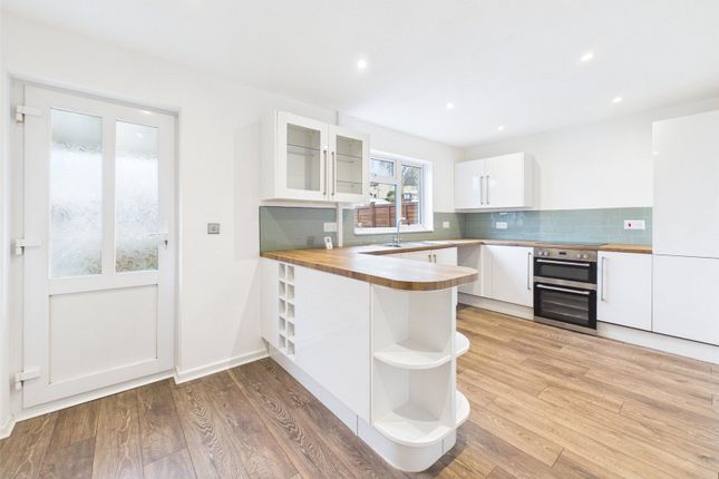 10, Starling Court, Gloucestershire photo 2