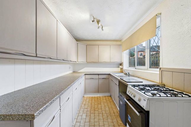 114, Smawthorne Avenue, Castleford photo 2