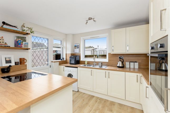 8, Silverburn Drive, Penicuik photo 4