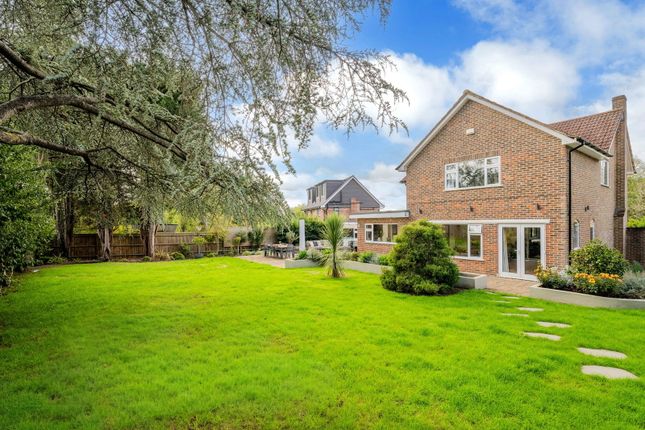13, Brokes Crescent, Reigate photo 4