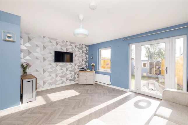 26 Wymet Gardens, Millerhill, Dalkeith photo 4
