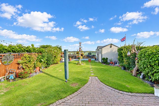 Ilfracombe Avenue, Bowers Gifford photo 4